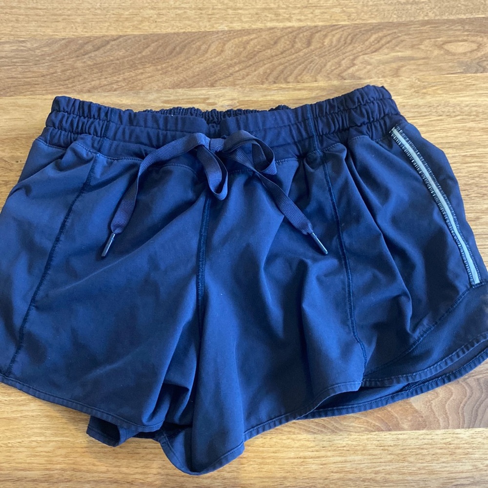 Lululemon Hotty Hot 4’ Low-Rise Lined Short, Navy